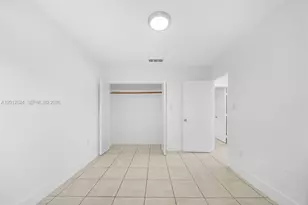 1074 NW 27th St, Miami, FL 33127 - Photo 11