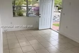 1074 NW 27th St, Miami, FL 33127 - Photo 3