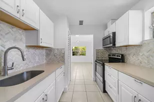1074 NW 27th St, Miami, FL 33127 - Photo 7