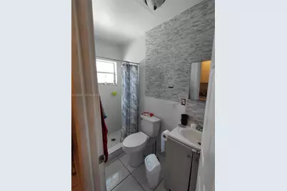 2140 NW 1st Ter, Miami, FL 33125 - Photo 15