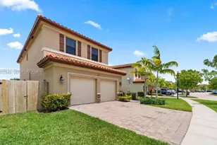 2401 NE 2nd Dr, Homestead, FL 33033 - Photo 3
