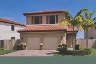 2401 NE 2nd Dr, Homestead, FL 33033 - Photo 1