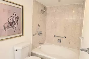 1800 NE 114th St, Miami, FL 33181 - Photo 13