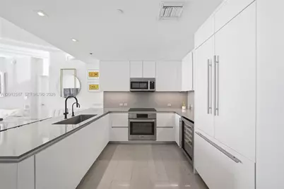 68 SE 6th St #1904, Miami, FL 33131 - Photo 7