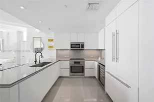 68 SE 6th St, Miami, FL 33131 - Photo 7