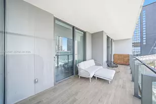 68 SE 6th St, Miami, FL 33131 - Photo 23