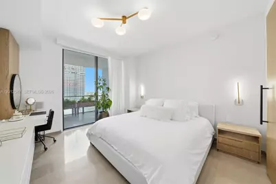 68 SE 6th St #1904, Miami, FL 33131 - Photo 9