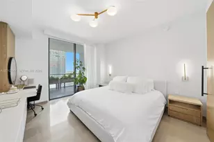 68 SE 6th St, Miami, FL 33131 - Photo 9
