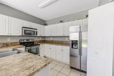 3375 NE 15th Dr #102-12, Homestead, FL 33033 - Photo 41