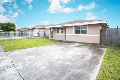 455 NW 14th St, Florida City, FL 33034 - Photo 1