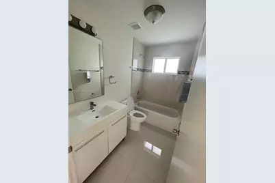 2121 NW 72nd St #2121, Miami, FL 33147 - Photo 5