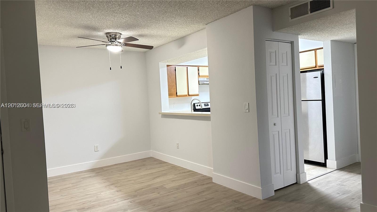 1243 SW 46th Ave #1111 main architectural view