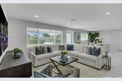 465 NW 11th St, Boca Raton, FL 33432 - Photo 1