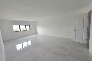 1800 NE 114th St, Miami, FL 33181 - Photo 13