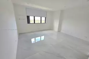 1800 NE 114th St, Miami, FL 33181 - Photo 9