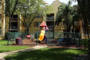 655 SW 111th Way, Pembroke Pines, FL 33025 - Photo 25