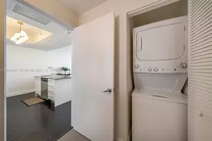 888 Biscayne Blvd, Miami, FL 33132 - Photo 13