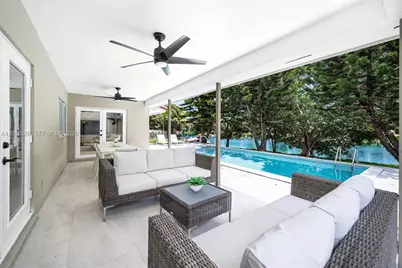 6750 White Oak Dr, Miami Lakes, FL 33014 - Photo 21