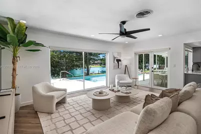 6750 White Oak Dr, Miami Lakes, FL 33014 - Photo 17