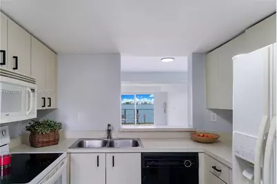 12348 NW 11th Ln #1010, Miami, FL 33182 - Photo 9