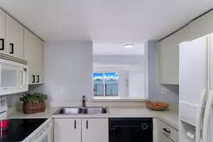 12348 NW 11th Ln, Miami, FL 33182 - Photo 9