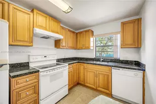 7757 SW 86th St, Miami, FL 33143 - Photo 11