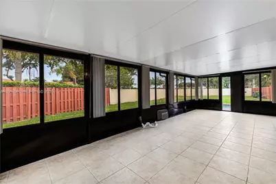 11301 SW 4th St, Pembroke Pines, FL 33025 - Photo 25
