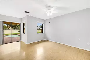 11301 SW 4th St, Pembroke Pines, FL 33025 - Photo 11