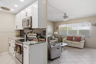 4012 Newport G, Deerfield Beach, FL 33442 - Photo 11