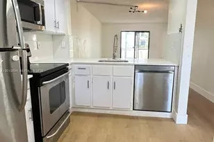 901 NE 209th Terrace, Miami, FL 33179 - Photo 5