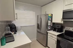 9531 Seagrape Dr, Davie, FL 33324 - Photo 9