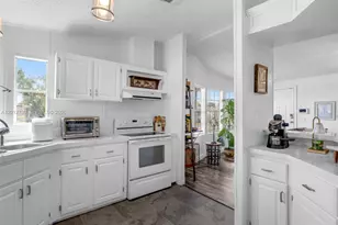 19800 SW 180th Ave, Miami, FL 33187 - Photo 25