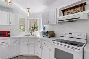 19800 SW 180th Ave, Miami, FL 33187 - Photo 21