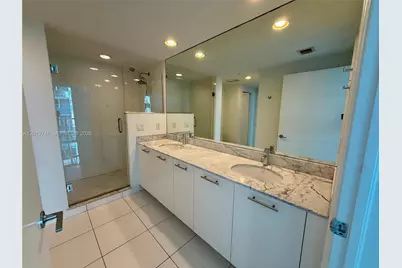 55 SE 6th St #1603, Miami, FL 33131 - Photo 9