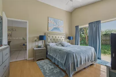 9992 Periwinkle St, Miramar, FL 33025 - Photo 13