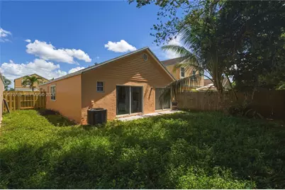 9992 Periwinkle St, Miramar, FL 33025 - Photo 3