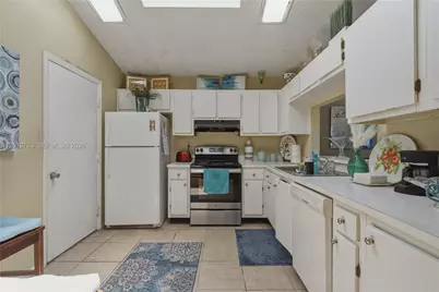 9992 Periwinkle St, Miramar, FL 33025 - Photo 5