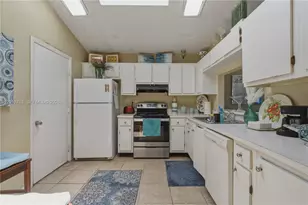 9992 Periwinkle St, Miramar, FL 33025 - Photo 5