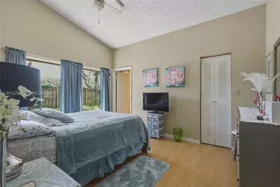 9992 Periwinkle St, Miramar, FL 33025 - Photo 11