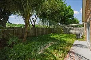 9992 Periwinkle St, Miramar, FL 33025 - Photo 23
