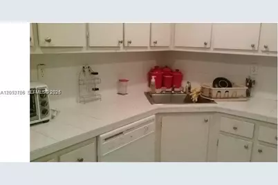 2780 NE 183rd St #710, Aventura, FL 33160 - Photo 3
