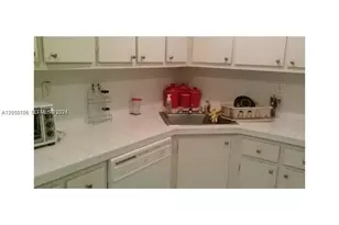 2780 NE 183rd St, Aventura, FL 33160 - Photo 3