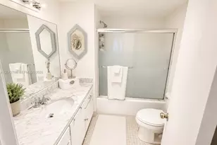 2780 NE 183rd St, Aventura, FL 33160 - Photo 11
