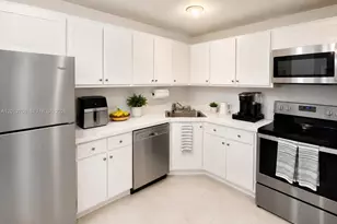 2780 NE 183rd St, Aventura, FL 33160 - Photo 9