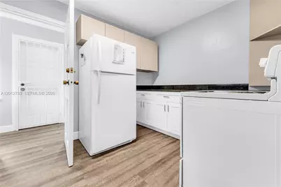 9301 NW 20th Ave, Miami, FL 33147 - Photo 11