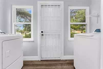 9301 NW 20th Ave, Miami, FL 33147 - Photo 37