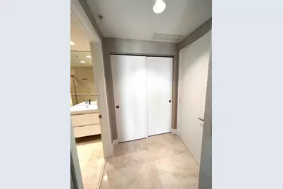 17111 Biscayne Blvd #2102, North Miami Beach, FL 33160 - Photo 19