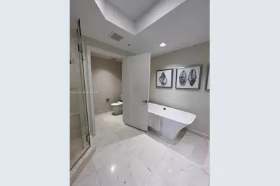 17111 Biscayne Blvd #2102, North Miami Beach, FL 33160 - Photo 23