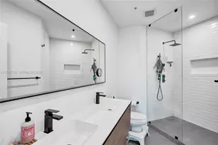 1900 N Bayshore Dr, Miami, FL 33132 - Photo 23