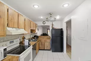 1270 NW 99th Ave, Pembroke Pines, FL 33024 - Photo 11